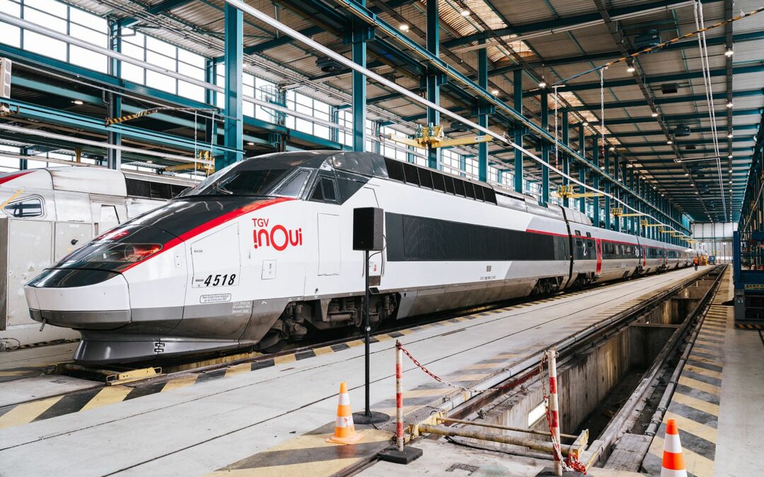 Signalétique ferroviaire claire et intuitive pour orienter les voyageurs